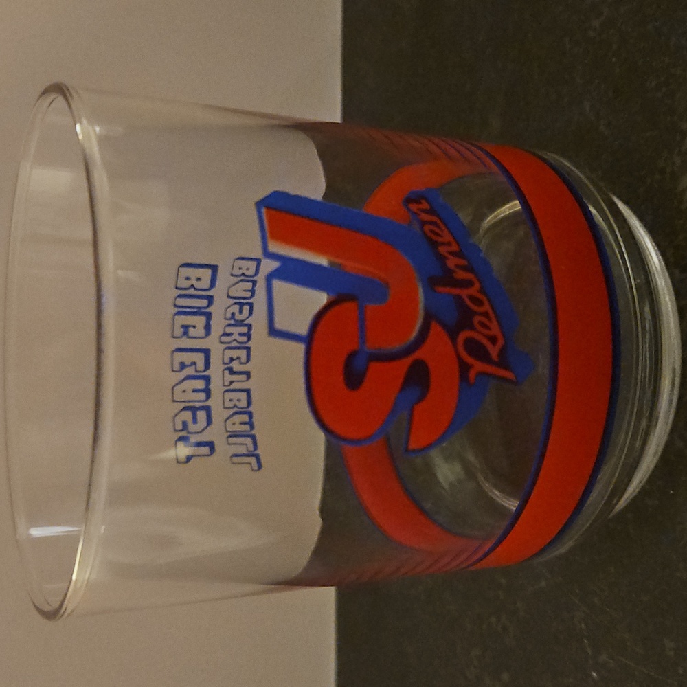 St Johns University Vintage 80s Big East Basketball 'SJU Redmen' Glass Tumbler